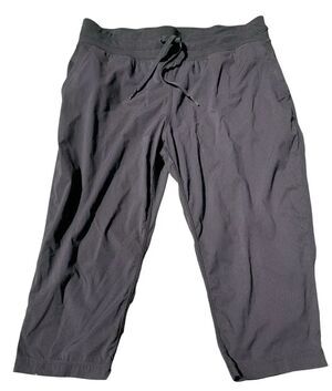 Lululemon Dance Studio unlined black CAPRI CROP jogger PANTS size 10